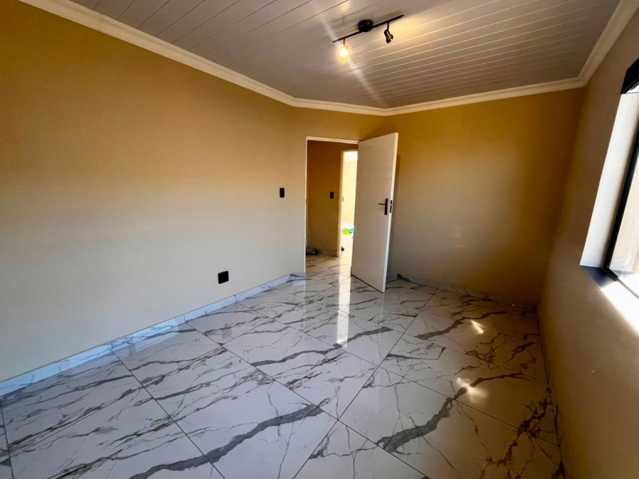 To Let 4 Bedroom Property for Rent in Cashan North West